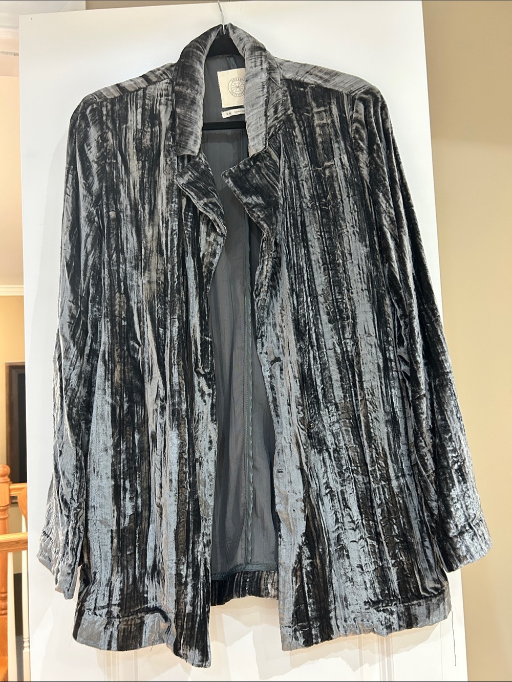Urban Outfitters Crushed Velvet Open-Front Blazer in Charcoal Gray